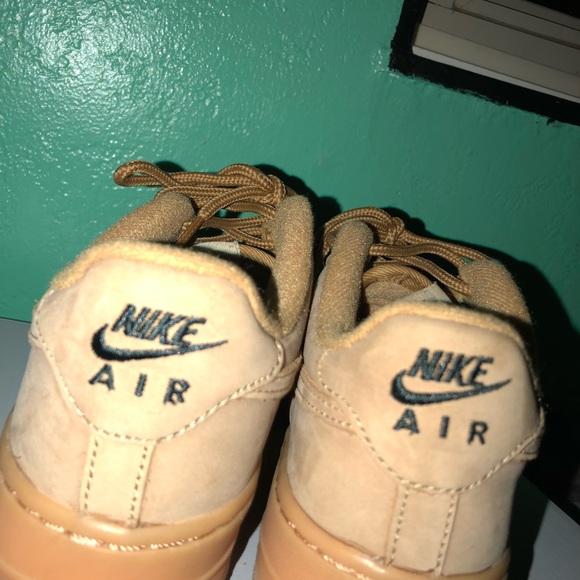 SHOES - Picture 6 of 7